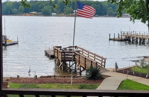 Southmont House | Charming 3-bedroom home with lake views, & hot tub on High Rock Lake.