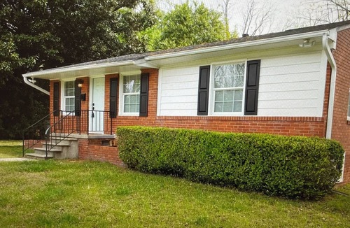 East Raleigh House | Charming 3-bedroom house with AC and WiFi near marvelous downtown Raleigh