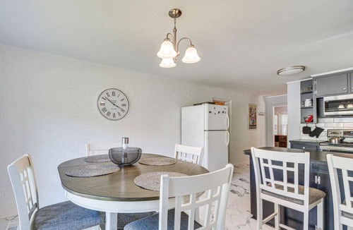 Northeast Raleigh House | Charming 3-bedroom house in Raleigh- Dragonfly Inn