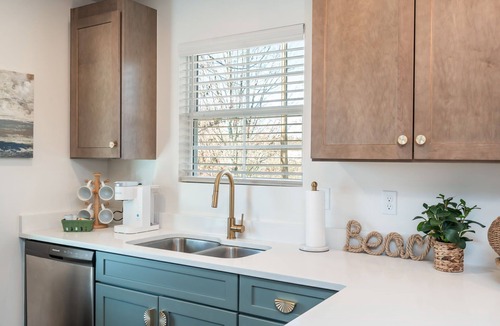 Powell House | Charming 3-bedroom townhome in Powell with a fresh coastal vibe!