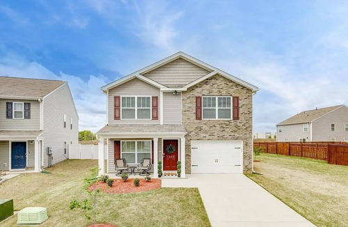 Greer House | Charming 3-BR,2.5Bath,12 mins away GSP,10 mins BMW,In midof Spartburg Greenville