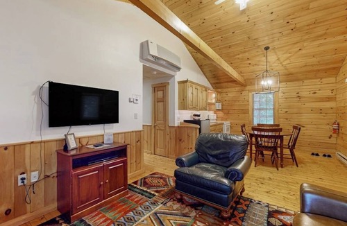 Northport Cabin | Charming cabin getaway with firepit, kitchen, WiFi & nature at your door