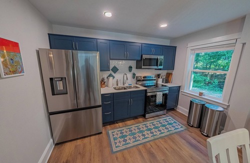 Sea Scape Apartment | Charming Coastal Oasis with Heated Pool in Kitty Hawk, NC
