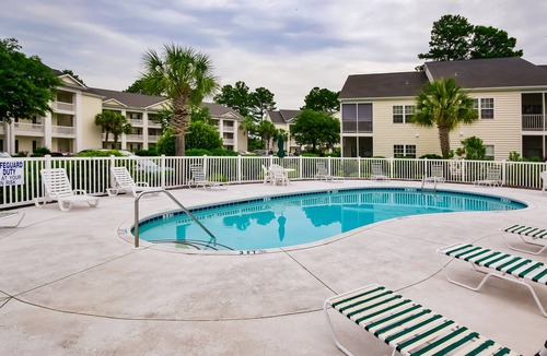 Waterford Plantation Condo | Charming condo near the beach with pool, golf, balcony, & washer/dryer