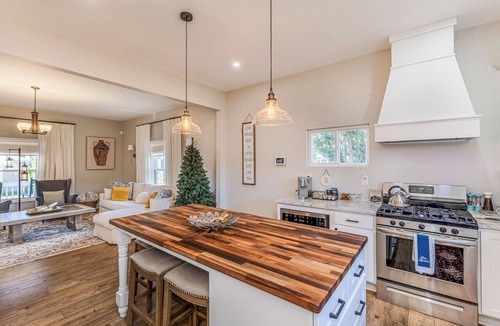 Dunean Cottage | Charming Cottage 7 Min to Downtown Greenville Near Prisma Health Parking