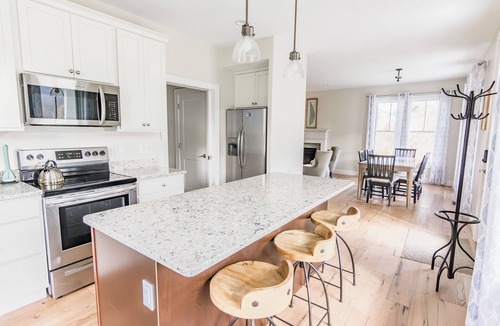 Warm Springs House | Charming Cottage Closest to the Warm Springs Pools! Mountain Views
