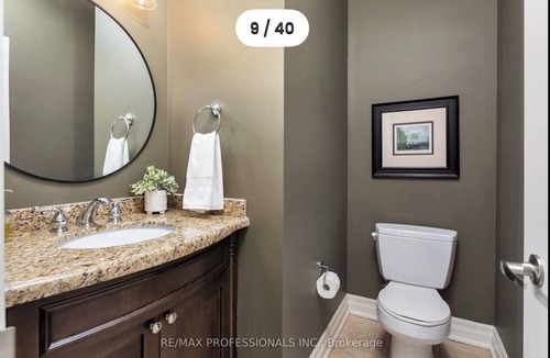 Alderwood House | Charming, Family Friendly 3 bedroom House with Home Theatre near airport/transit