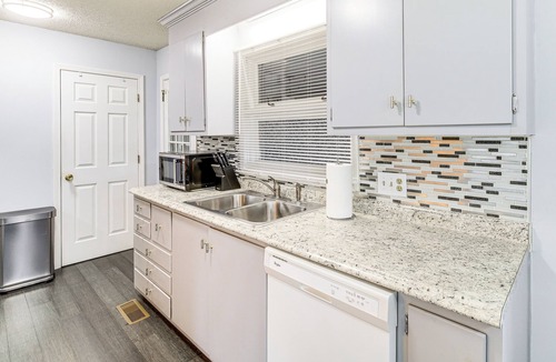 Kingsport House | Charming Kingsport Home w/Spacious Fenced Yard!