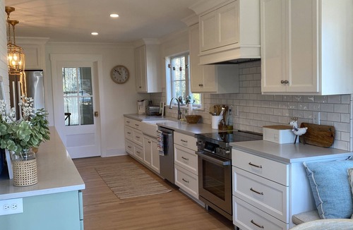 Mount Mourne House | Charming “Langtree Cottage” expansive shorefront patio, beach on quiet wide cove