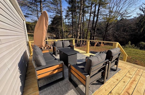 Mouth of Wilson House | Charming Mountain Retreat Near Grayson Highlands, 2BR 2BA, Sleeps 6