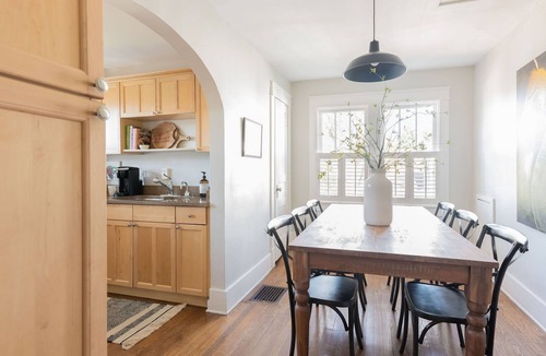 Cherokee Park House | Charming Nashville Tudor Near Broadway + Vanderbilt 2 Free Parking Spots