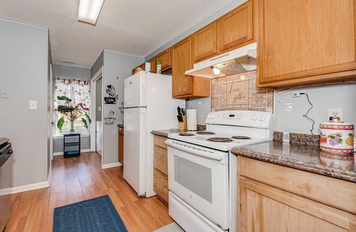 Enderly Park House | Charming Retreat, Sleeps 8, & Just Minutes from Uptown
