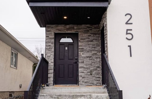 Winnipeg House | Charming St. Boniface home by Hospital & The Forks