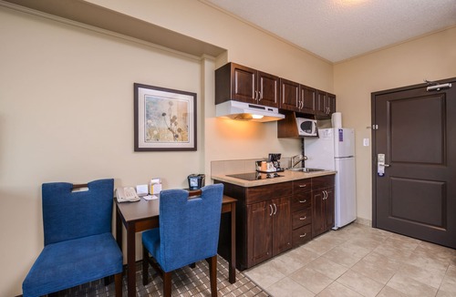 Kindersley Hotel | Chateau All Suites Hotel