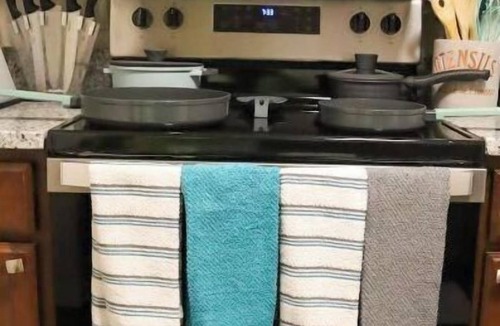 Enderly Park House | Cheerful Bungalow minutes from Downtown