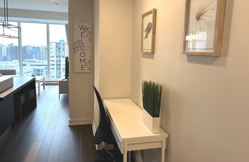 Downtown Montreal Condo | Chic Condo w/Skybridge to Bell Centre & Underground City Access