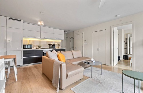 Chinatown Apartment | Chinatown 2BR | Free Parking | Steps from BC Place
