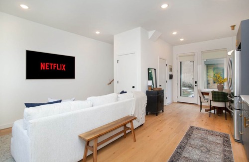 Knoxville House | Cityscape Townhouse: Near Market Square & Downtown