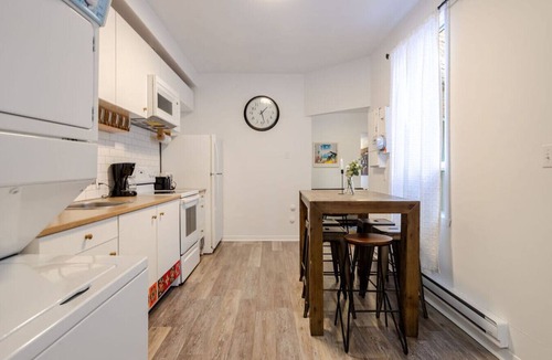 Plateau Mont Royal Apartment | Cityside 3BR – Downtown Living in Plateau
