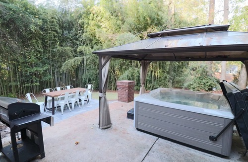 Athens House | Classic City Retreat In Five Points Athens GA Sleeps 15 Walkable Hot tub