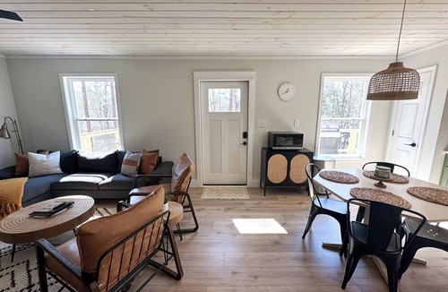 Dahlonega House | CLEAN and private Mountain Gem! - less than 10 mins to downtown Dahlonega!