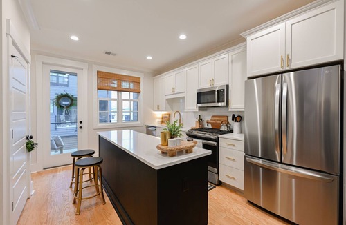 Hampton-Pinckney Historic District House | Clean & Comfortable - Walk to Downtown Greenville - Premier Host - Free Parking