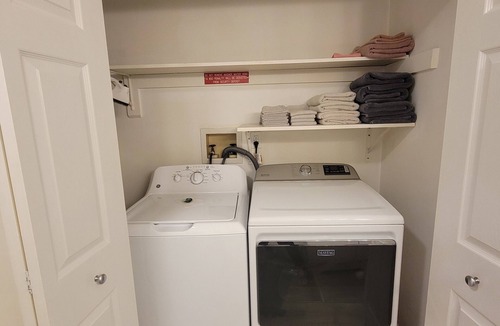 Princeton Apartment | Clean Spacious 3BR, ½ Mi to Hospital, Near Universities, Fast WiFi, Pet-Friendly