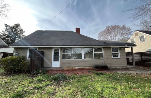 Greensboro House | Close to Downtown-Primary on Main-Fast Internet