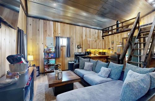 Wynnburg Apartment | Close to Reelfoot Lake! Dog-Friendly Retreat
