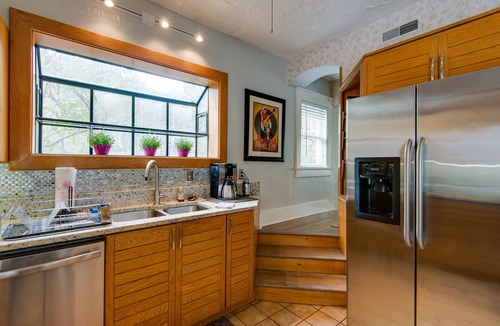 Hillsboro West End House | CMA WKND & available. Call for weekly discount. Near DT. Spa & Gazebo.