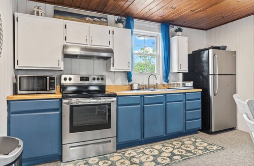 Windy Hill House | Coastal Cottage w/Ocean View- 2 story home-Private yard- golfcart-sleeps 12