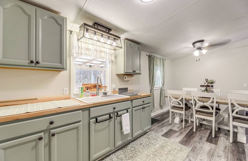 Swansboro Cottage | Coastal Retreat Near Camp Lejeune, Dogs Welcome!