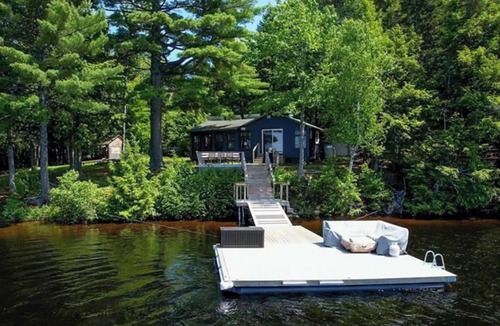 Valley Road Cottage | Come play in the water at this secluded get away. Observe nature at its best.