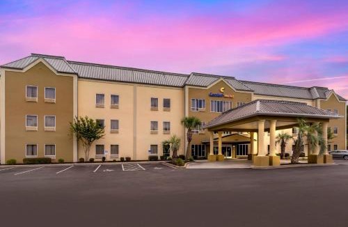 Red Hill Hotel | Comfort Suites At the University