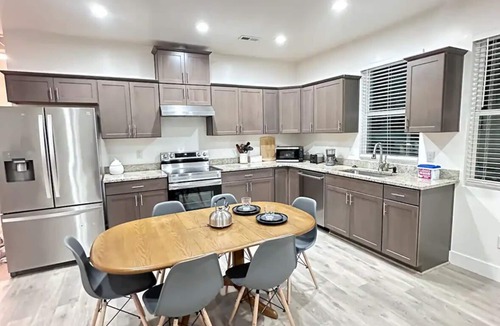 Duncan House | Comfortable Home away from home in Duncan