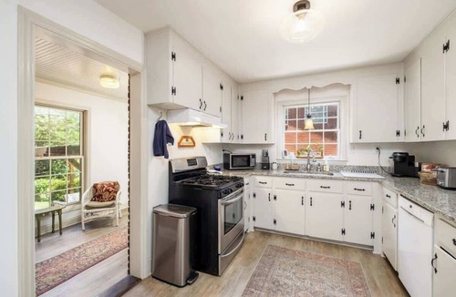 Charlotte House | Comfy cozy laid back cottage