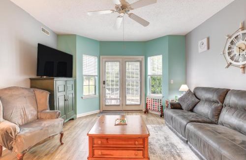 Red Hill House | Community Pool & Tennis Court: Myrtle Beach Condo
