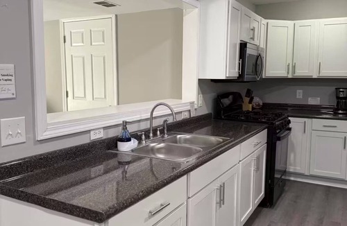 Woodfield House | Completely renovated! 1 min to Ft Jackson. Close to USC, VA Hospital. Sleeps 8