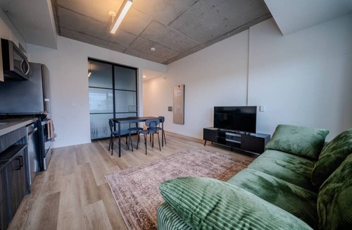 Hintonburg Apartment | Condo in the heart of Westboro