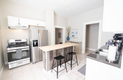 Midtown House | Contemporary & Spacious Home in Heart of Midtown!