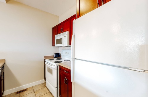 The Blue Mountains Condo | Convenient Dog-Friendly Condo w/Patio, Free WiFi, and Private Washer/Dryer