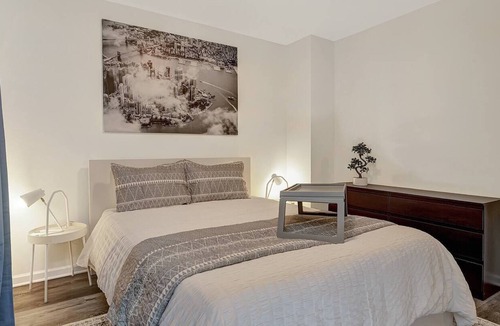 Ponderosa - Wingate House | Cool City Vibes 10 min from Uptown and Airport!