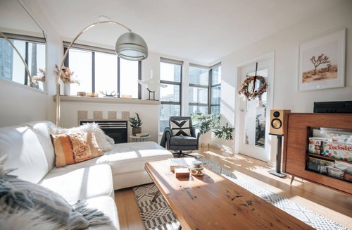 Lower Lonsdale Apartment | Cool & Comfy 3 Bedroom apartment in VANCOUVER - Perfect for your MAJOR INTERNATIONAL SPORTING EVENT trip!