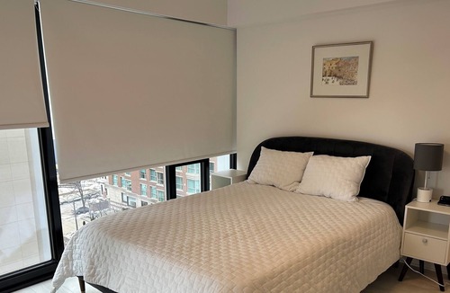 Midtown Toronto Condo | Cool vibe In the heart of Toronto, best restaurants and trendy shopping.