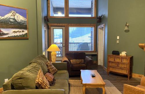 Fernie Hotel | Cornerstone Lodge by Park Vacation Management