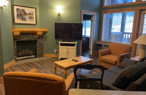 Fernie Hotel | Cornerstone Lodge by Park Vacation Management