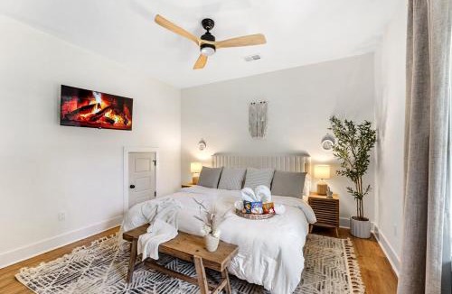 Westminster Ski Chalet | Cottage by Lake Hartwell Cocoa y Canoes