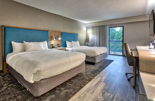 Coliseum Central Hotel | Country Inn & Suites by Radisson, Hampton Coliseum