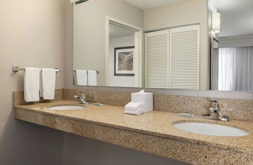 Matthews Hotel | Courtyard by Marriott Charlotte/Matthews