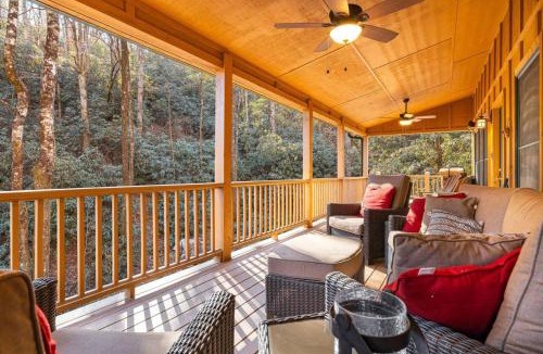 Brevard House | Cove House - Peaceful Nature Retreat on 66 Acres, Pond and Trails!
